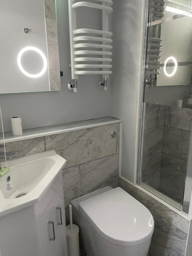 Eden Garden Villa Llangain Екстериор снимка